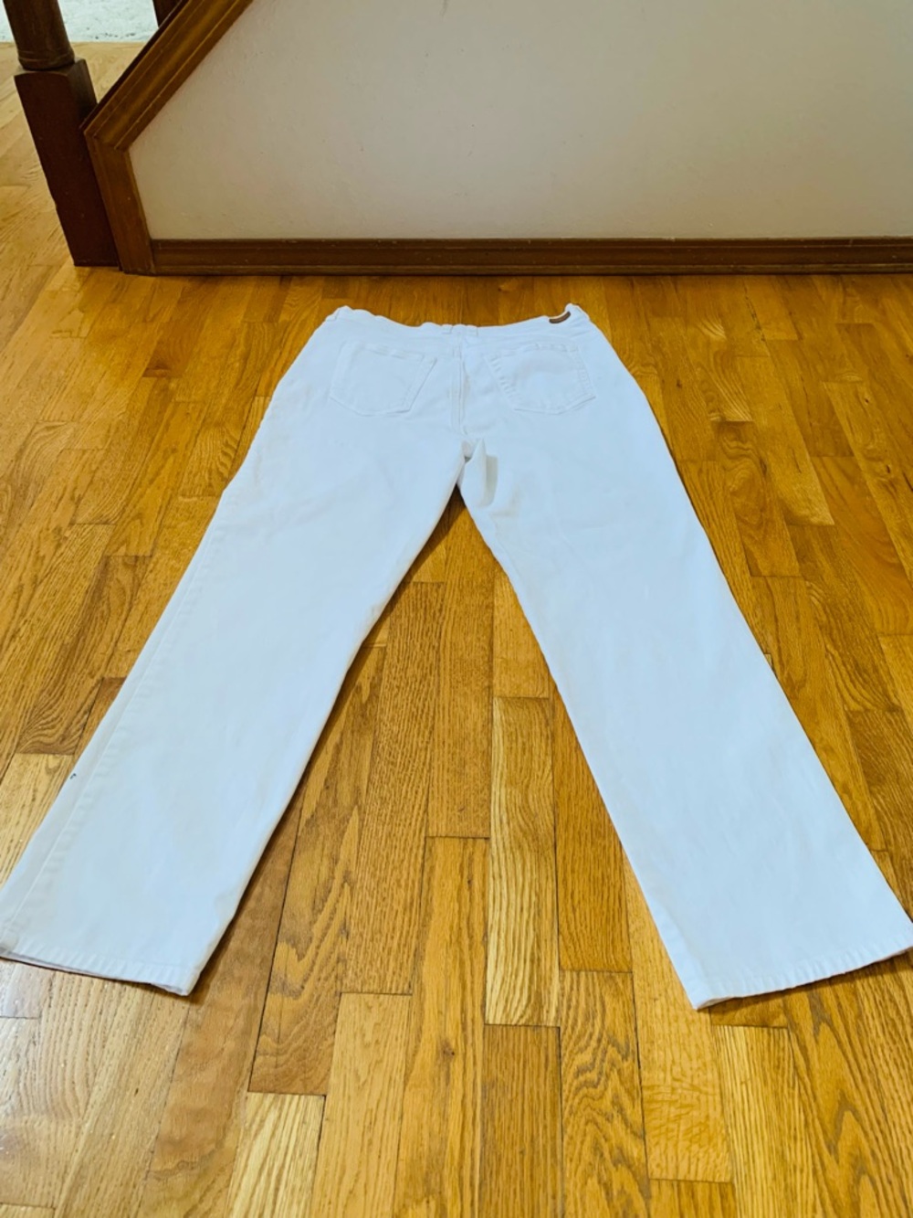 Womens Gloria Vanderbilt White Jeans Sz 12, Waist  32” Inseam 28.5 “ EUC